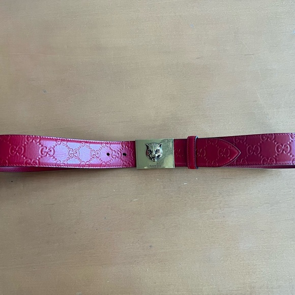 Gucci - logo imprinted red leather belt with gold tiger Buckle - Picture 2 of 7